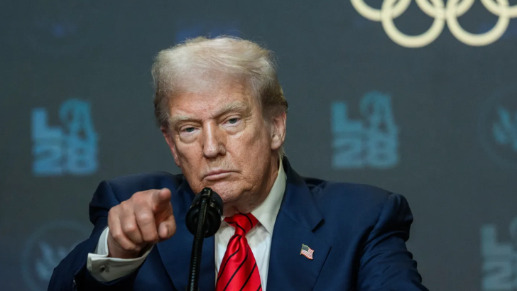 https://salarnews.in/public/uploads/images/newsimages/maannewsimage21092025_151542_DOnald Trump H1b.png